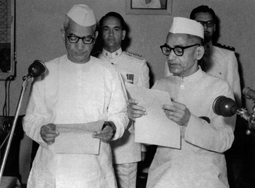 Charan Singh starts the Jan Congress, swears in as the Chief Minister of UP with the SVD in coalition